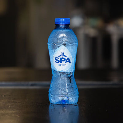 Verfrissend Plat water van De Frietbooster
